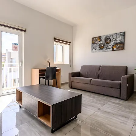 F11 1, Private Double With Private Bathroom In Shared Flat *