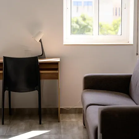 F11 1, Private Double With Private Bathroom In Shared Flat Gazde/Camere de închiriat Msida