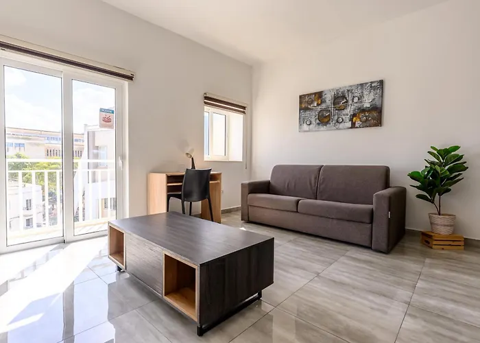 F11 1, Private Double With Private Bathroom In Shared Flat *