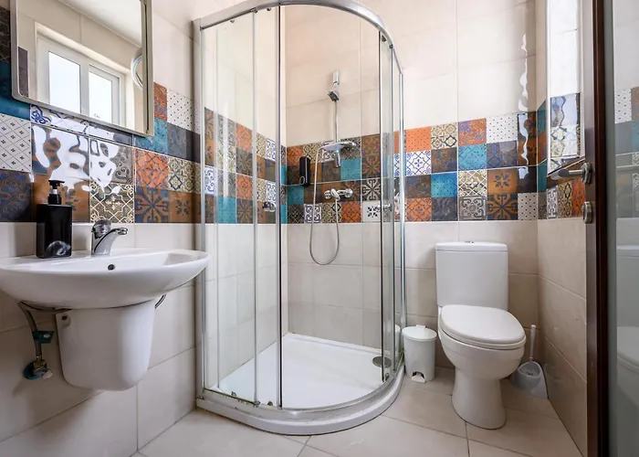 F11 1, Private Double With Private Bathroom In Shared Flat 음시다