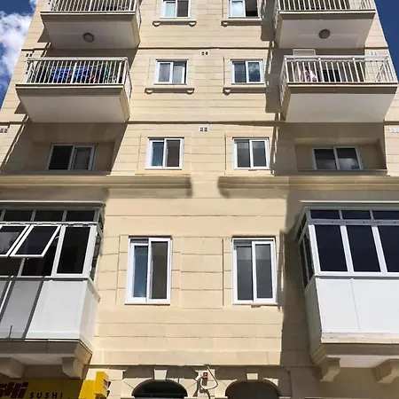 F11 1, Private Double With Private Bathroom In Shared Flat ホームステイ *
