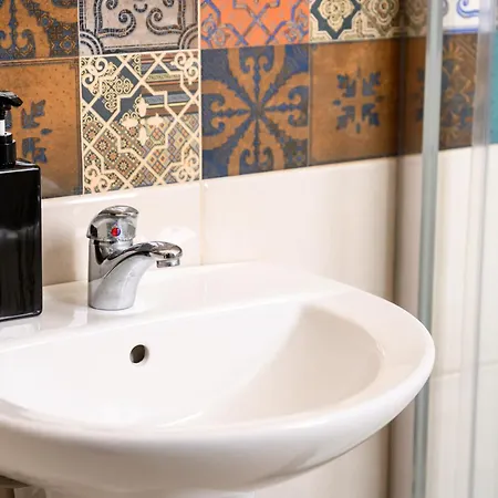 ホームステイ F11 1, Private Double With Private Bathroom In Shared Flat *