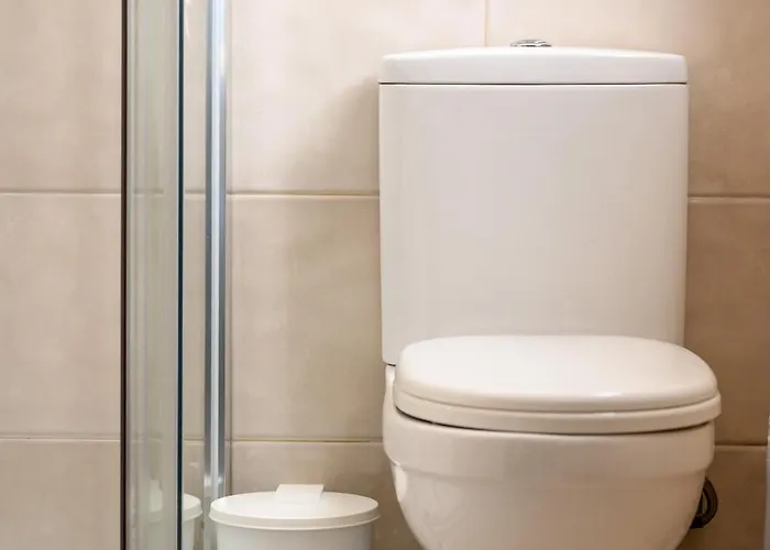 منزل للإقامة F11 1, Private Double With Private Bathroom In Shared Flat *